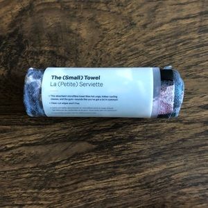 NWT Lululemon small towel printed